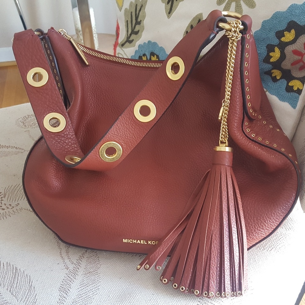 LikeNew🌸❤️💫Michael Kors Hobo Tassel Handbag!!!